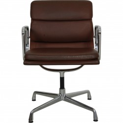 Charles Eames Ea-208 chair in brown leather