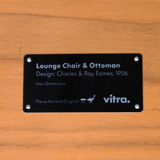 Charles Eames Lounge chair med skammel i hvidt læder