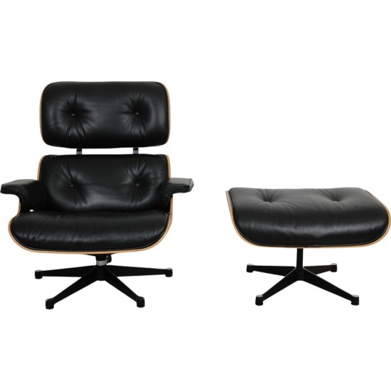 Charles Eames Lounge chair med Skammel i sort læder