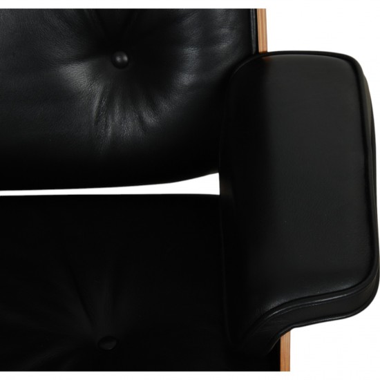 Charles Eames Lounge chair med Skammel i sort læder