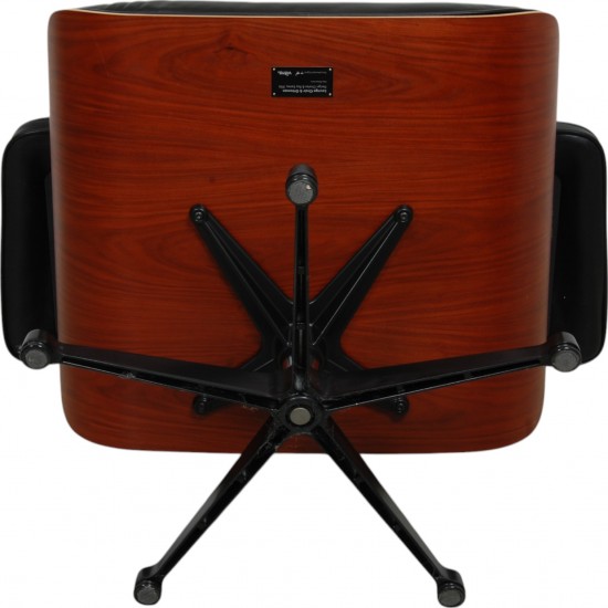 Charles Eames Lounge chair med Skammel i sort læder