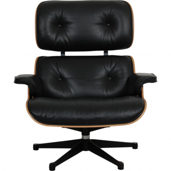 Charles Eames Lounge chair med Skammel i sort læder