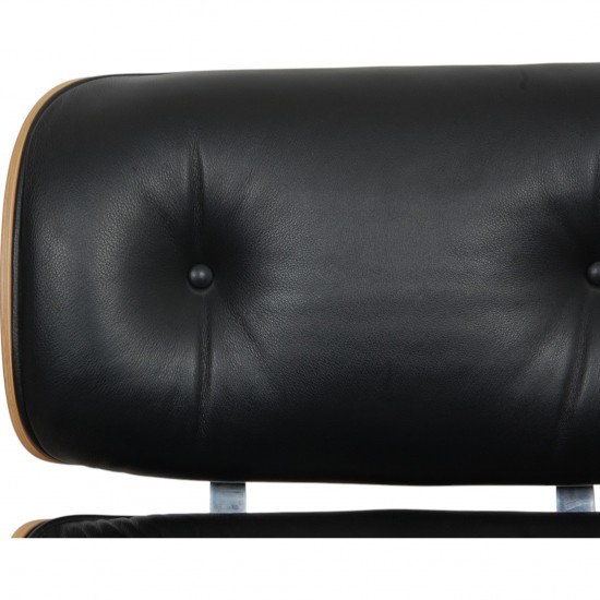 Charles Eames Lounge chair i sort læder