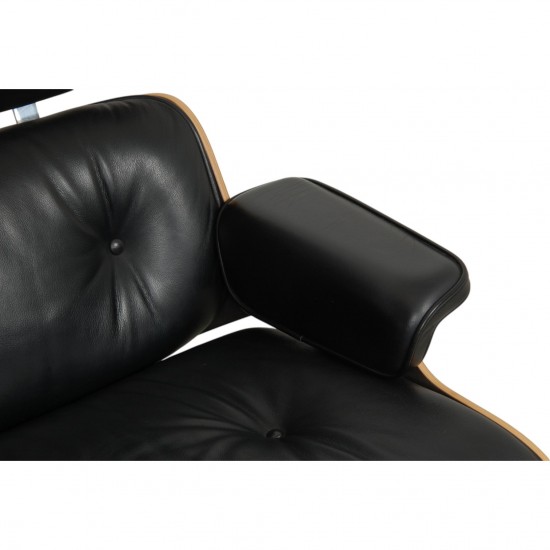 Charles Eames Lounge chair i sort læder