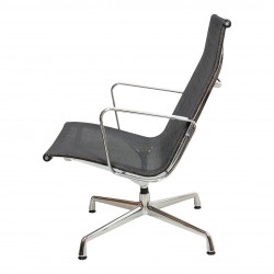 Charles Eames Ea-116 lounge chair with black net Charles Eames Ea-116 lounge chair with black net
