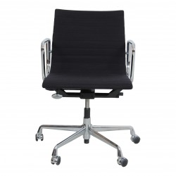 Charles Eames Ea-117 kontorstol i sort hopsak  Charles Eames Ea-117 kontorstol i sort hopsak