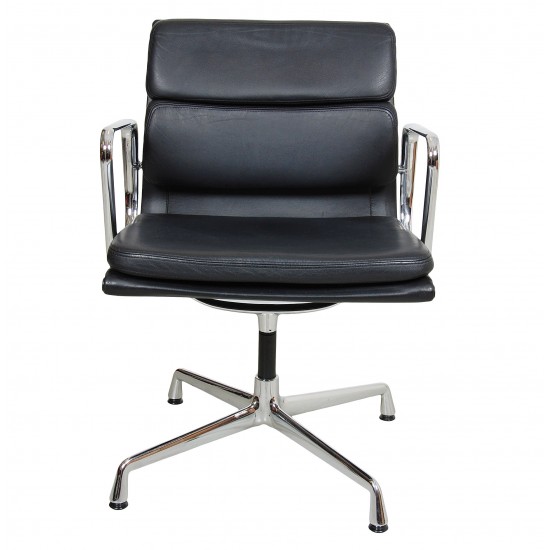 Charles Eames Ea-208 softpad chair with black leather
