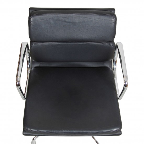 Charles Eames Ea-208 softpad chair with black leather