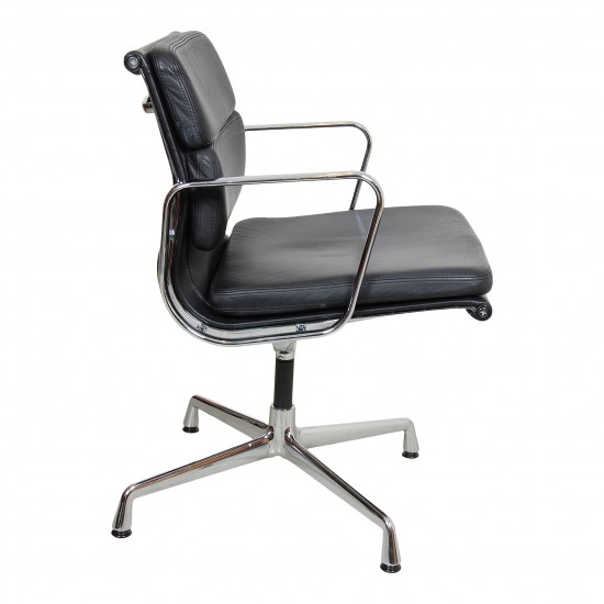 Charles Eames Ea-208 softpad chair with black leather