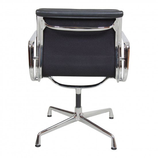 Charles Eames Ea-208 softpad chair with black leather