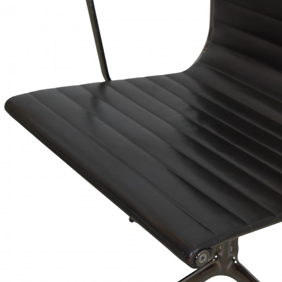 Charles Eames Ea-108 in dark brown leather