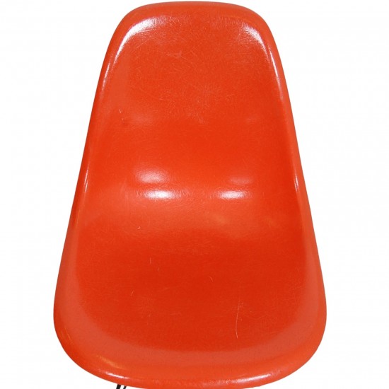 Sæt med 4 orange Charles Eames DSR stole (4)