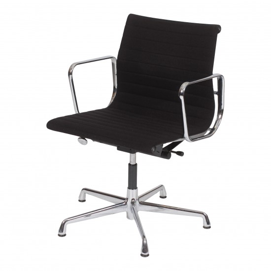 Charles Eames Ea-108 chair with black hopsak fabric