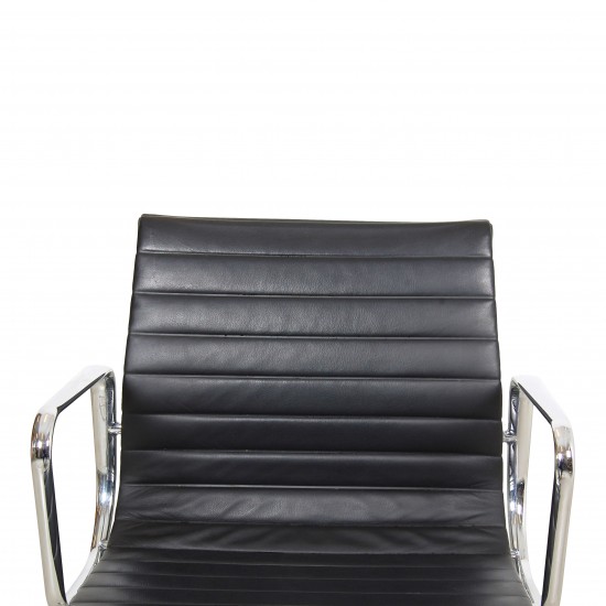 Charles Eames Ea-108 conference chair in black leather and chrome