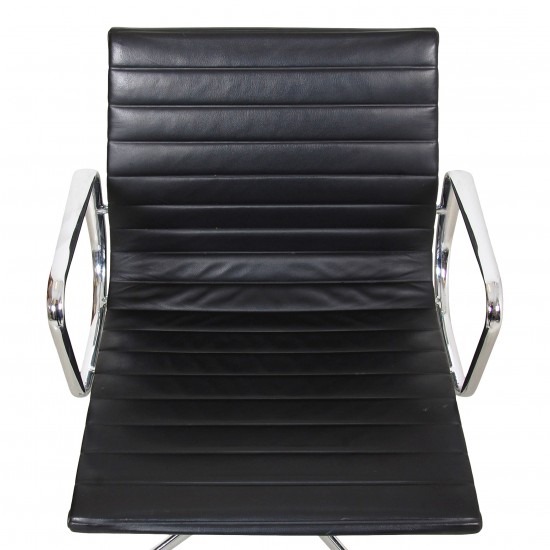 Charles Eames Ea-108 conference chair in black leather and chrome