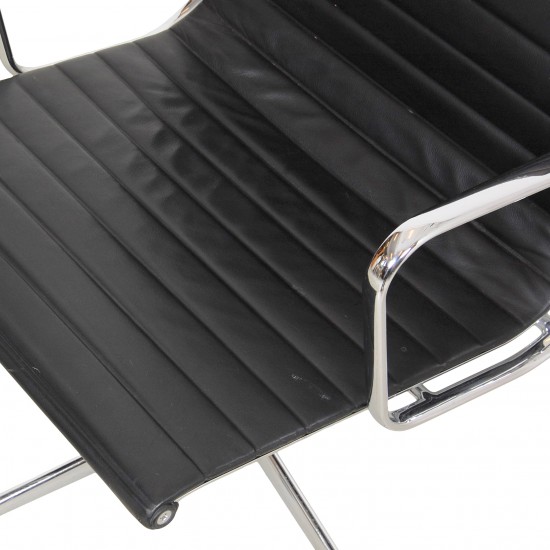 Charles Eames Ea-108 conference chair in black leather and chrome