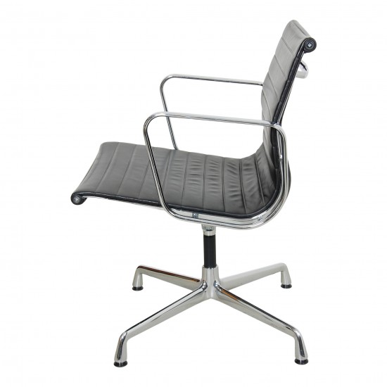 Charles Eames Ea-108 conference chair in black leather and chrome