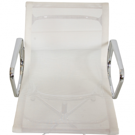Charles Eames Ea-108 stol i hvidt net