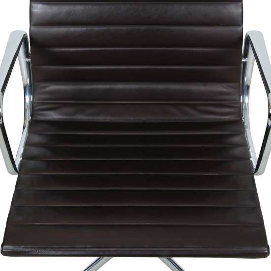 Charles Eames Ea-109 chair in dark brown leather