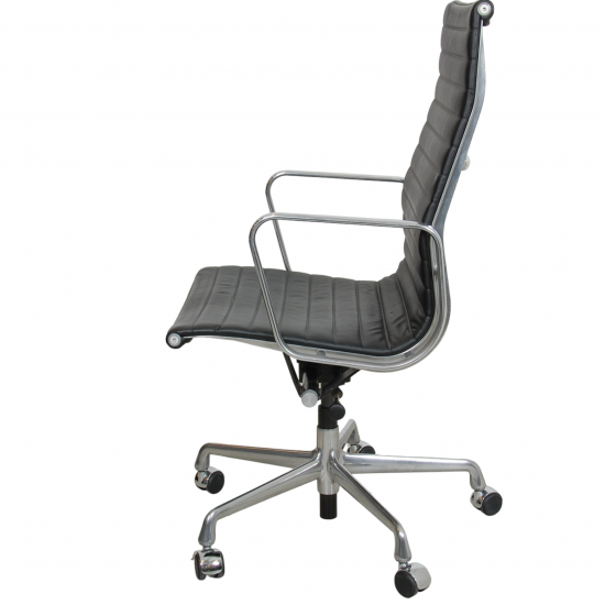 Charles Eames Ea-119 office chair in black leather, by Herman Miller