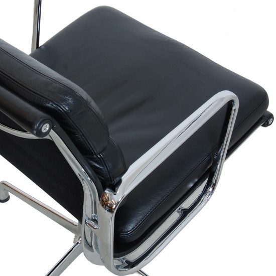 Charles Eames EA-208 chair in black leather