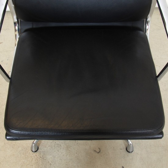 Charles Eames EA-208 chair in black leather, chrome 2000-2004