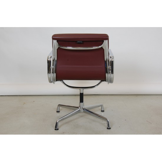 Charles Eames EA-208 sofpad chair in red/brown premium leather