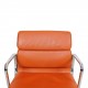 Charles Eames EA-217 Softpad kontorstol i cognac læder