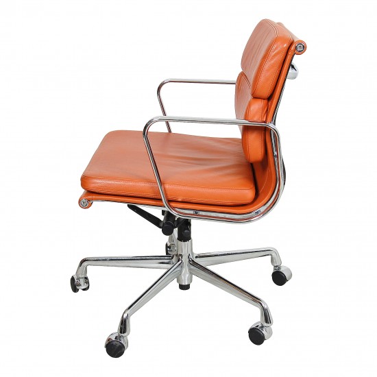 Charles Eames EA-217 Softpad office chair in cognac leather 