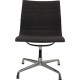 Eames EA-105 stol i gråt hopsak stof