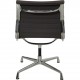 Eames EA-105 stol i gråt hopsak stof