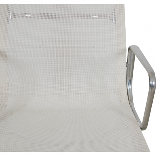 Charles Eames Chair Ea-108 in white mesh, Aluminium base