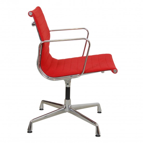 Charles Eames Ea-108 chair in red Hopsak fabric 