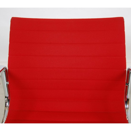 Charles Eames Ea-108 chair in red Hopsak fabric 