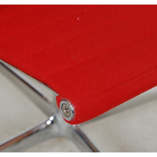 Charles Eames Ea-108 chair in red Hopsak fabric 