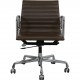 Charles Eames Ea-117 kontorstol i brunt læder