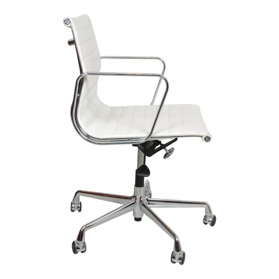 Charles Eames Ea-117 office chair with white leather