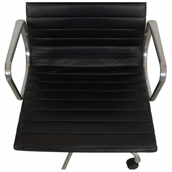 Charles Eames Ea-119 office chair in black leather