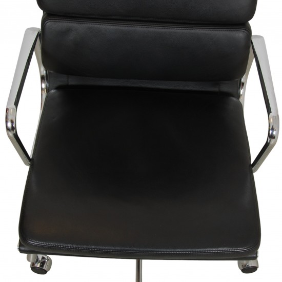 Charles Eames Ea-219 softpad office chair in black leather