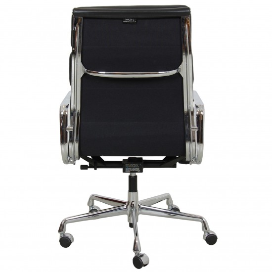 Charles Eames Ea-219 softpad office chair in black leather