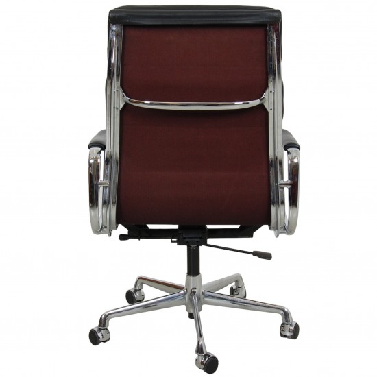 Charles Eames Ea-219 office chair in black leather