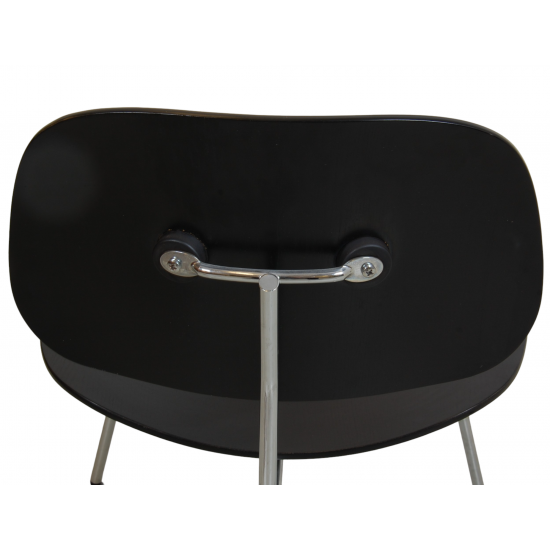Charles Eames LCM lænestol i sort lakeret ask