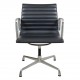 Charles Eames Ea-108 stol i mørkegråt læder