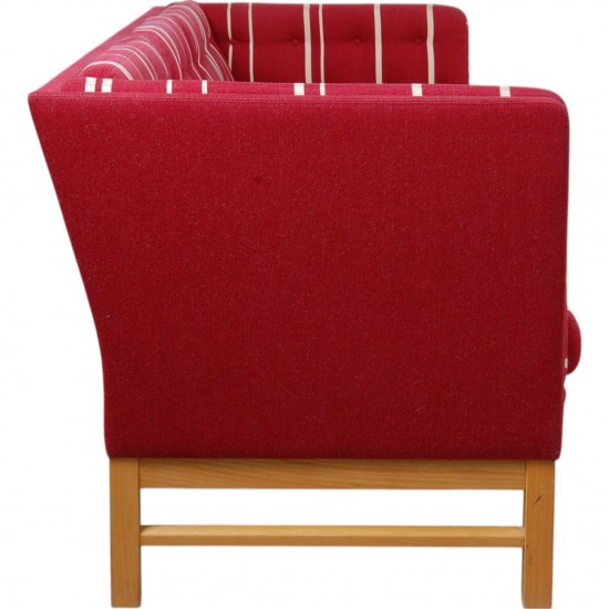 Erik Jørgensen EJ-315 3.personers sofa i rød stof