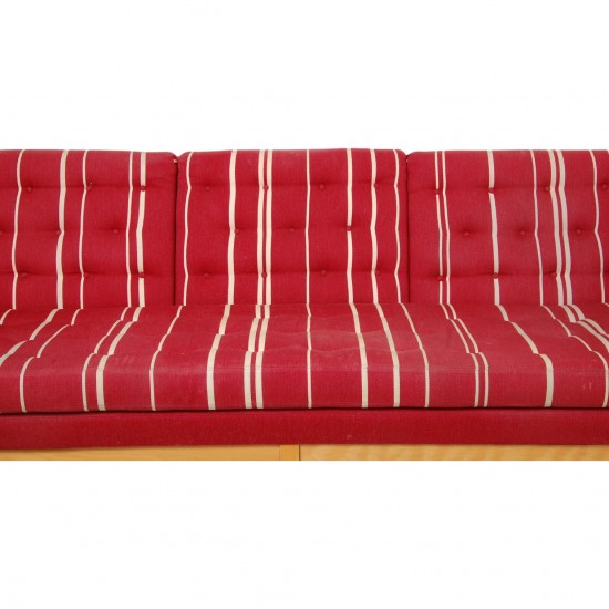 Erik Jørgensen EJ-315 3.personers sofa i rød stof