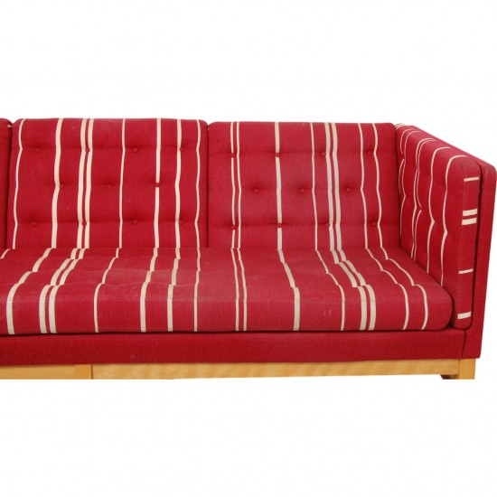 Erik Jørgensen EJ-315 3.personers sofa i rød stof