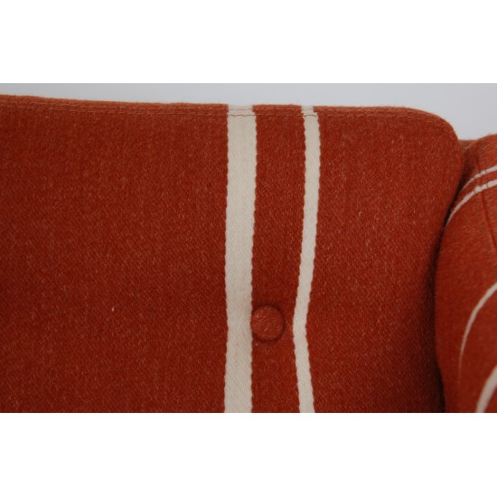 Erik Jørgensen Ej-315/2 sofa in red fabric