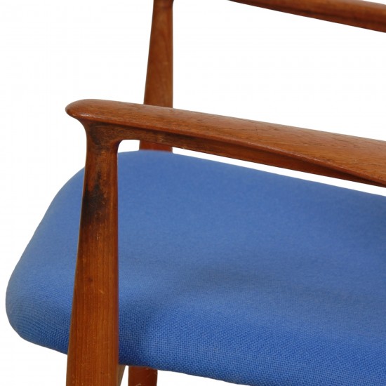 Finn Juhl France lænestol af teak og blåt stof