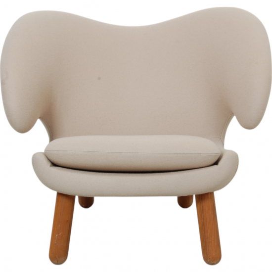 Finn Juhl Pelikan chair in beige fabric