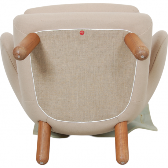 Finn Juhl Pelikan chair in beige fabric